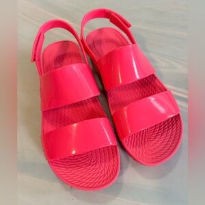 Reef Water Vista Bright Pink 💕Women's Slide Sandals - NWT - size 8 / 38.5